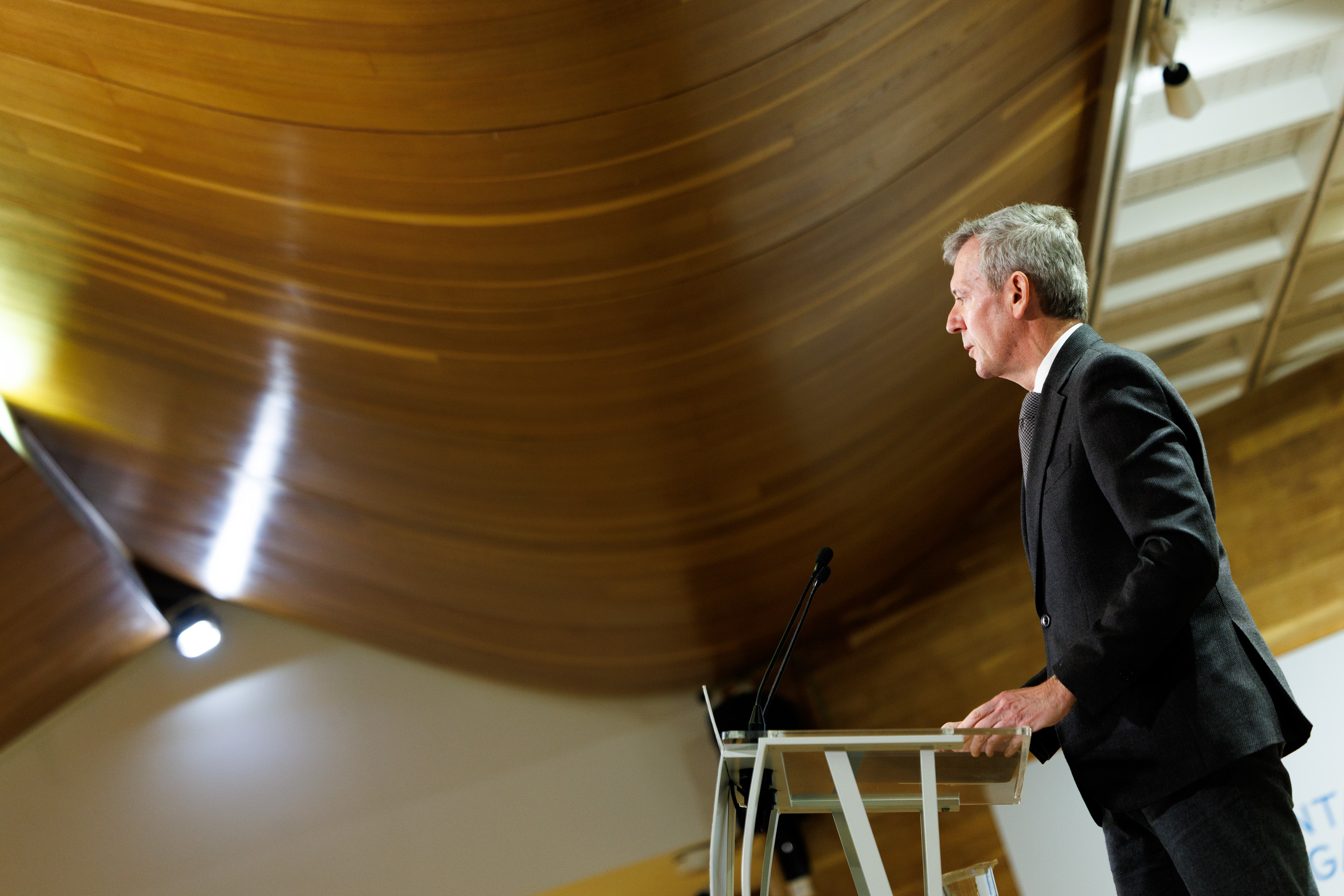 Imaxe asociada a Rueda destaca que a Xunta reforza o seguimento das 600 empresas galegas que exportan a Oriente Medio e convoca a mesa de apoio loxístico 