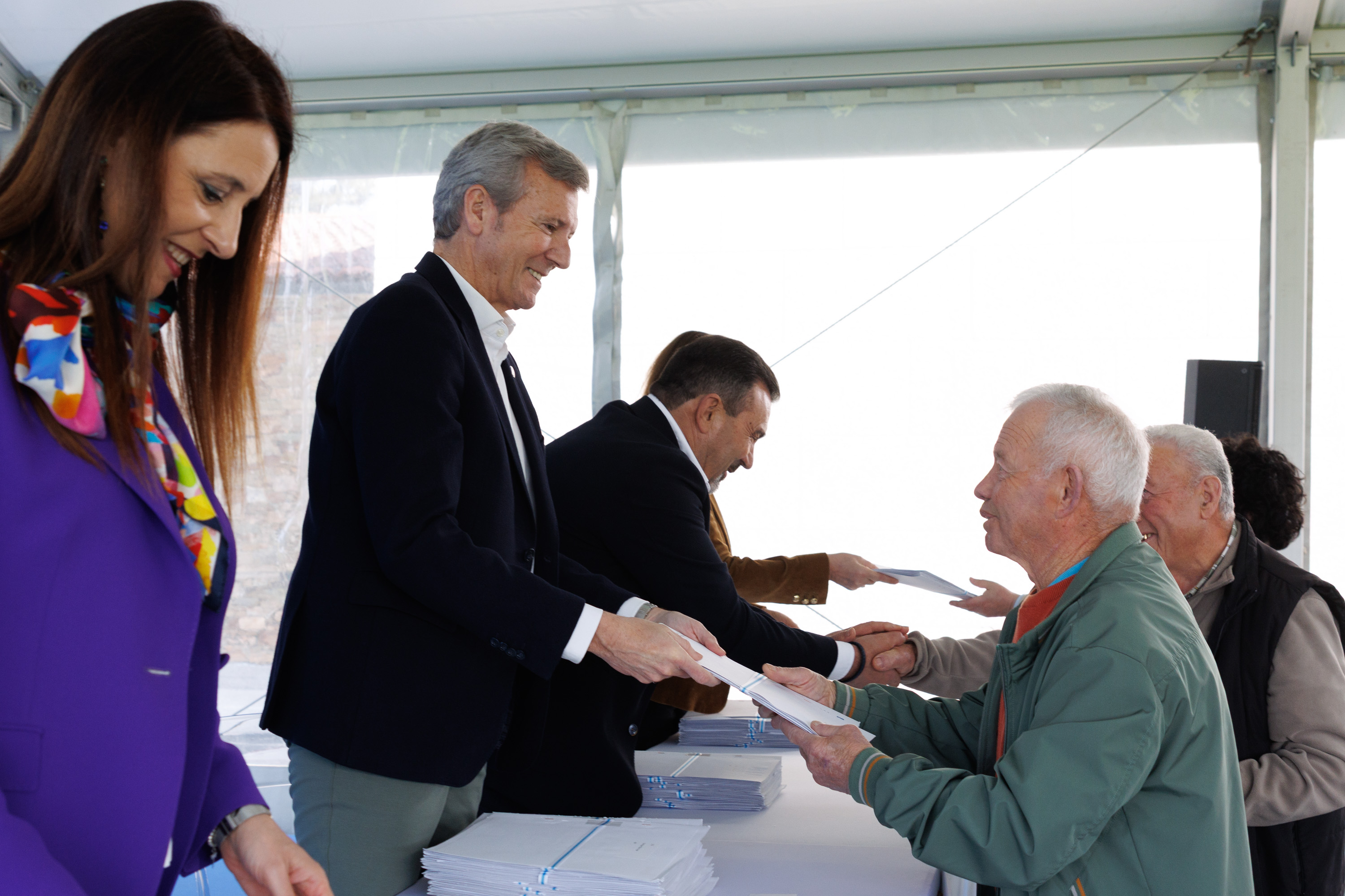 Imaxe asociada a Rueda reafirma o compromiso da Xunta co rural coa entrega de máis de 540 títulos da concentración parcelaria en Mesía, que permitiu multiplicar por tres a dimensión das leiras