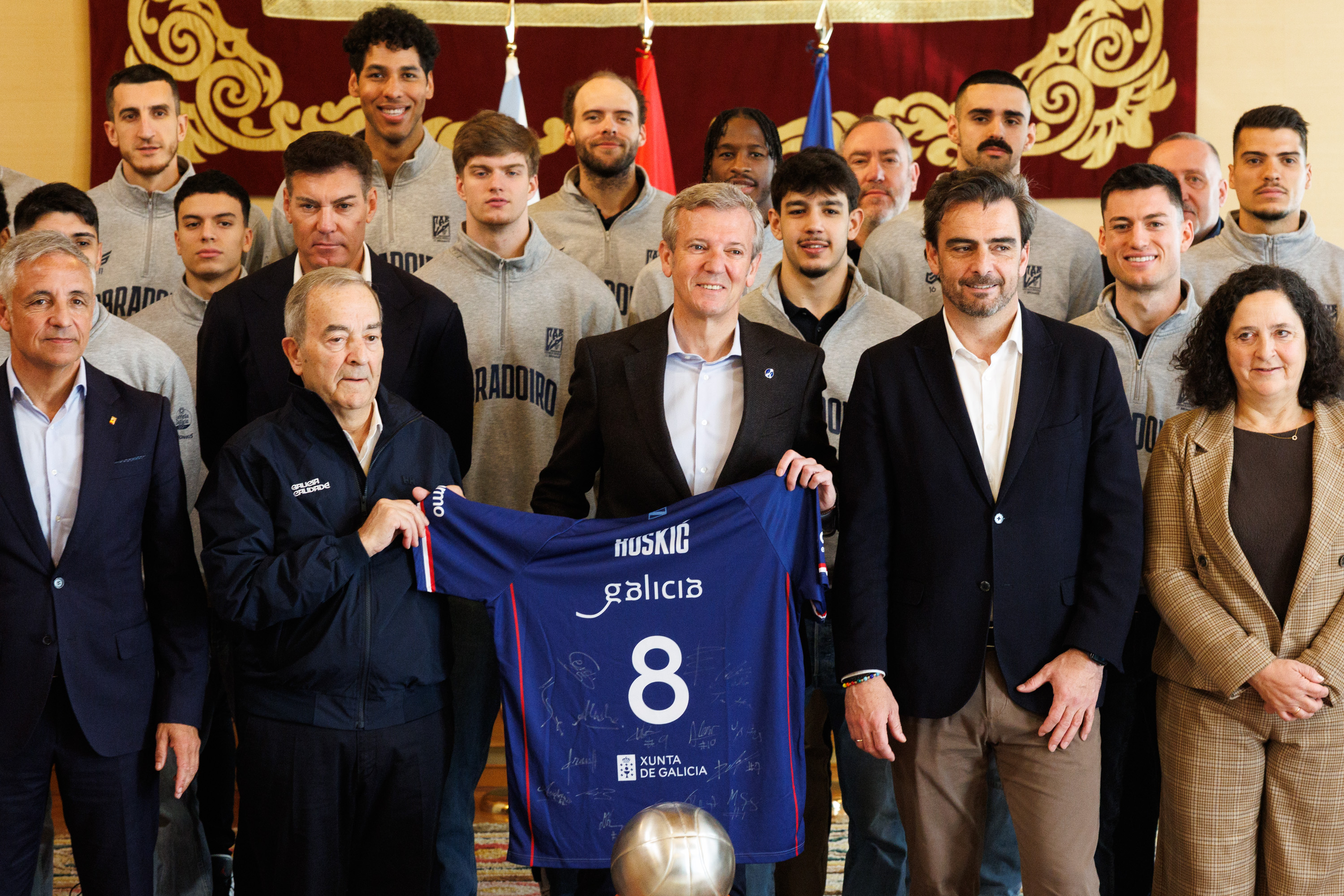 Imaxe asociada a Rueda recibe aos xogadores e equipo directivo do Monbus Obradoiro tras confirmarse o seu ascenso á ACB