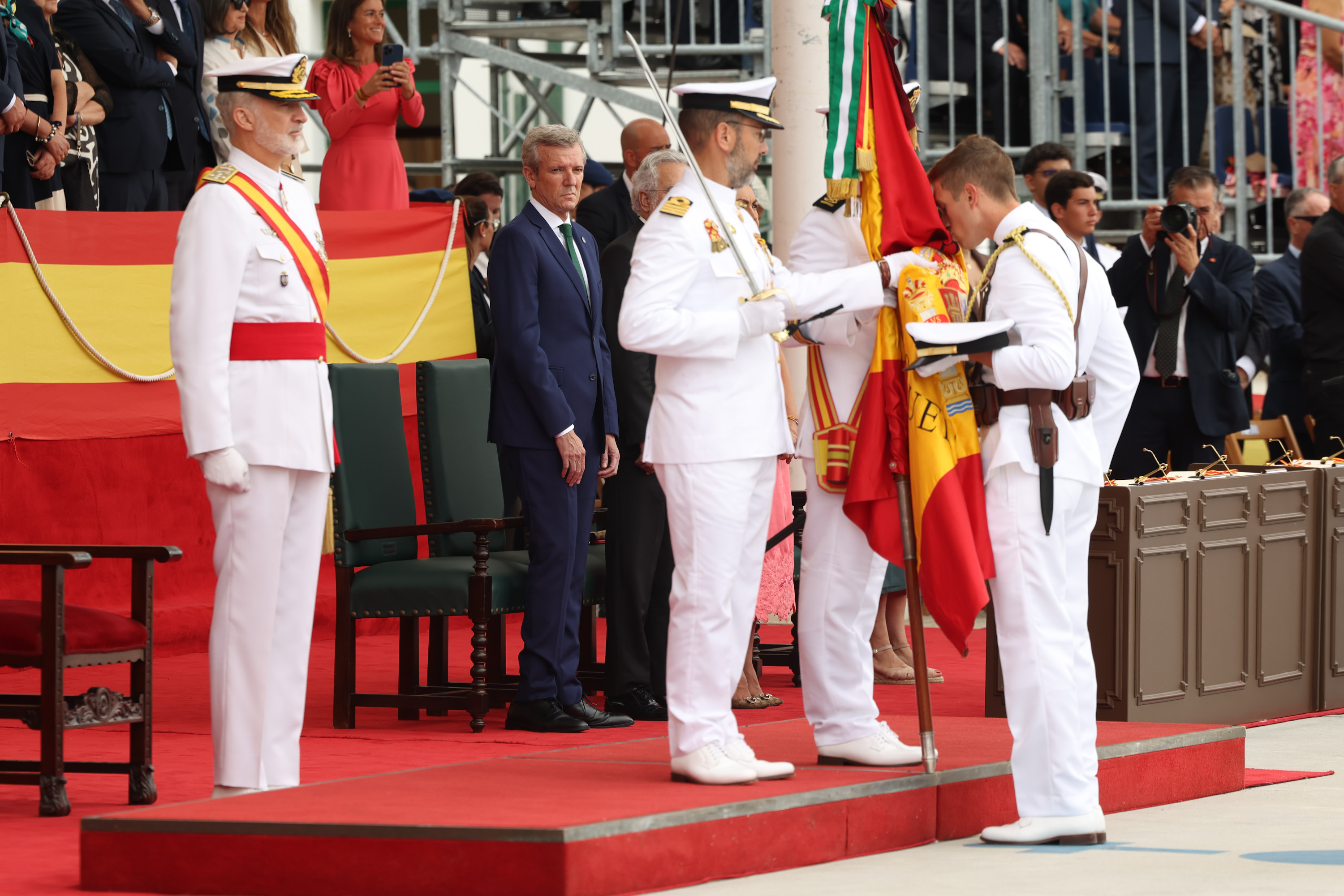 Imaxe asociada a Rueda asiste ao acto de entrega dos Reais Despachos e a xura de bandeira da Escola Naval Militar