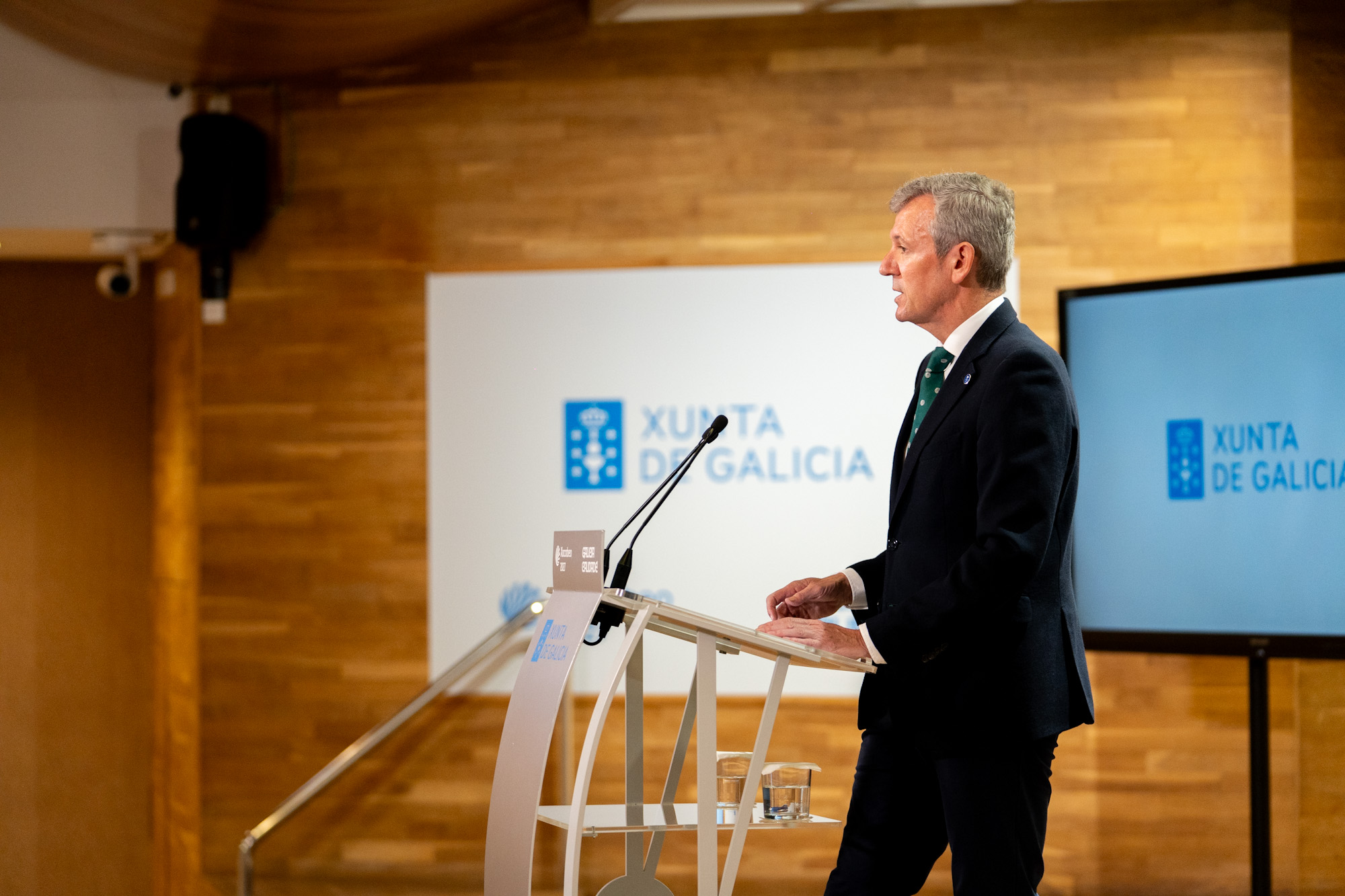 Imaxe asociada a Rueda destaca que a Xunta garante un ano máis de estabilidade coa aprobación dun teito de gasto non financeiro para 2027 que supera os 15.000 M€