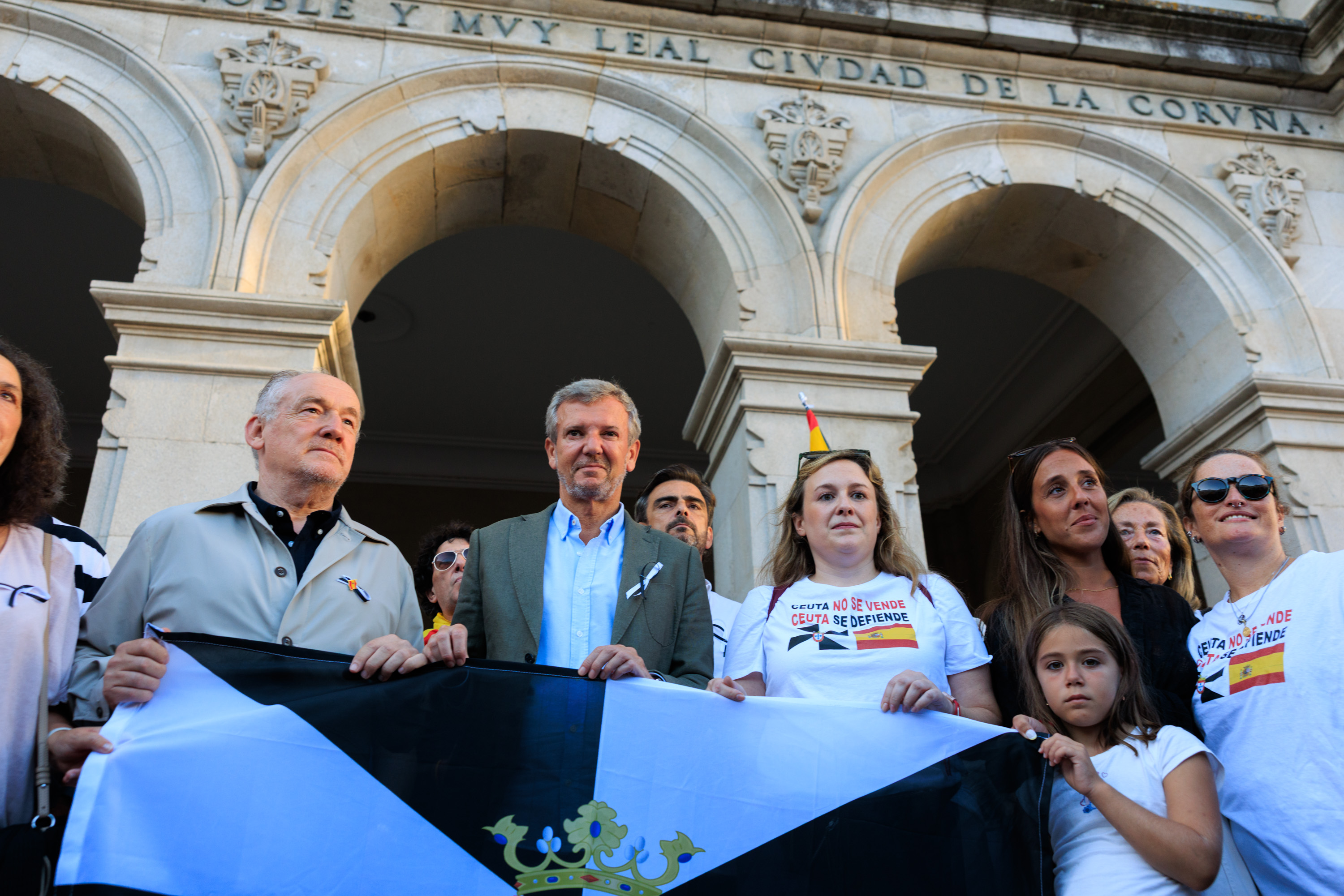 Imaxe asociada a Rueda participa na concentración en apoio ao pobo ceutí convocada pola Federación Española de Municipios e Provincias 